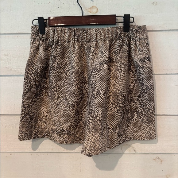 Babaton High Waist Gray and Black Shorts snake skin shorts in size 4. - Picture 5 of 8